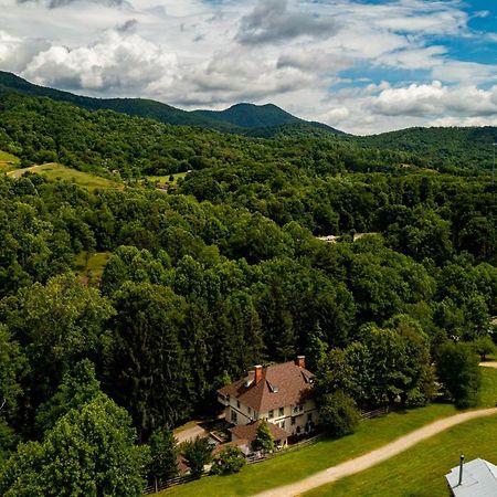 Engadine Inn And Cabins Candler エクステリア 写真