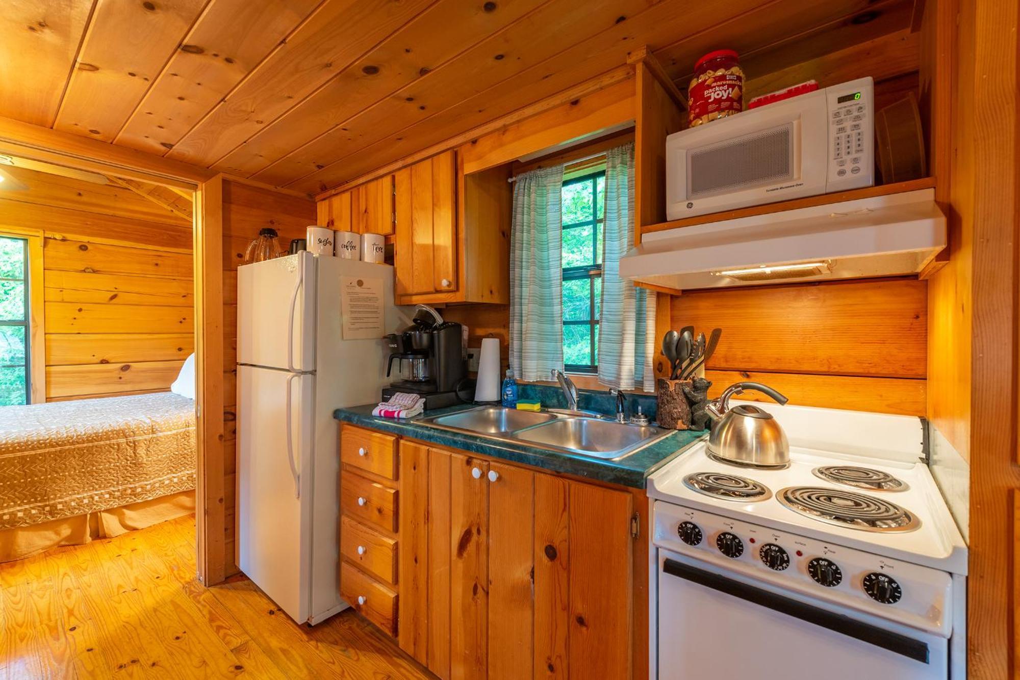 Engadine Inn And Cabins Candler エクステリア 写真