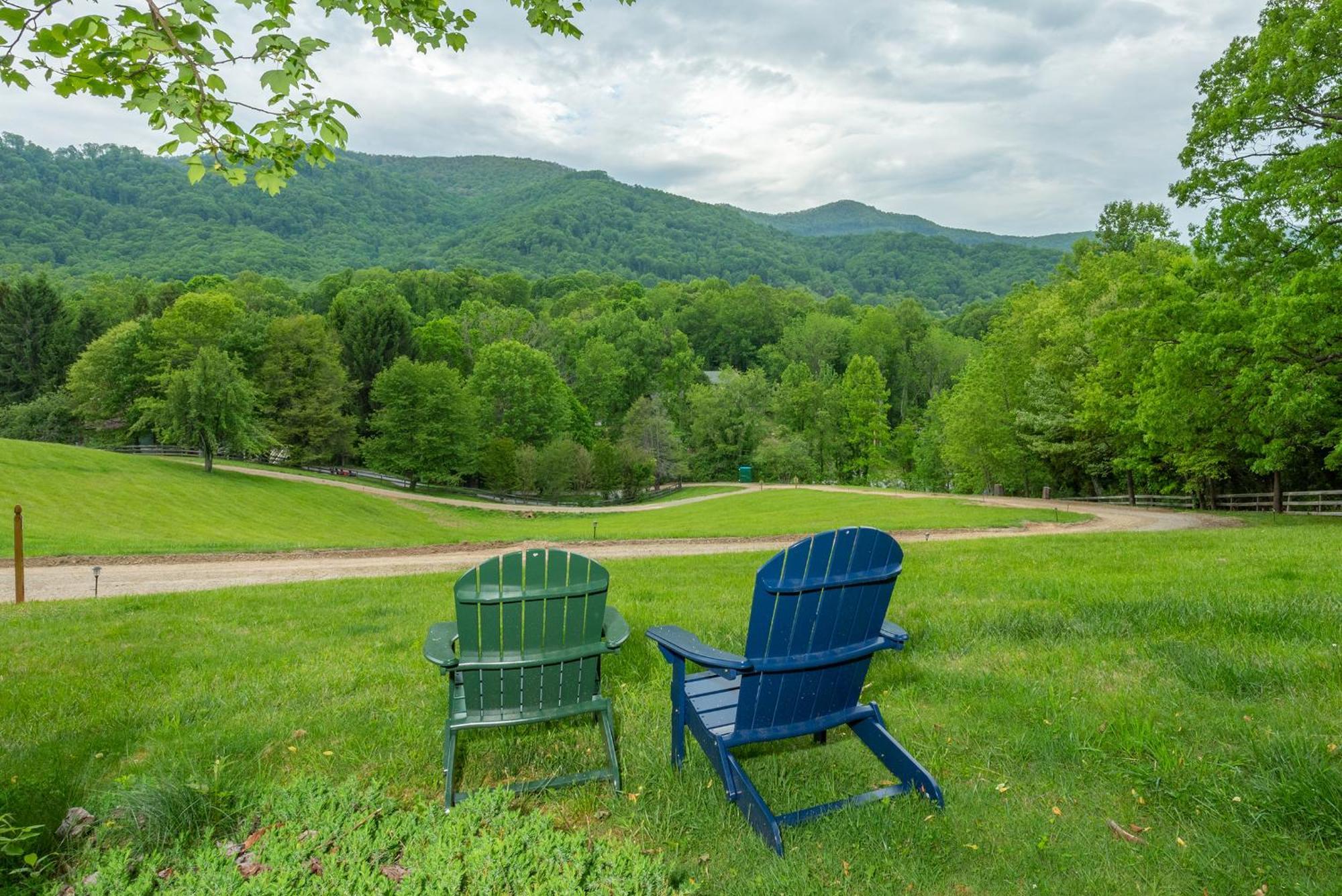 Engadine Inn And Cabins Candler エクステリア 写真