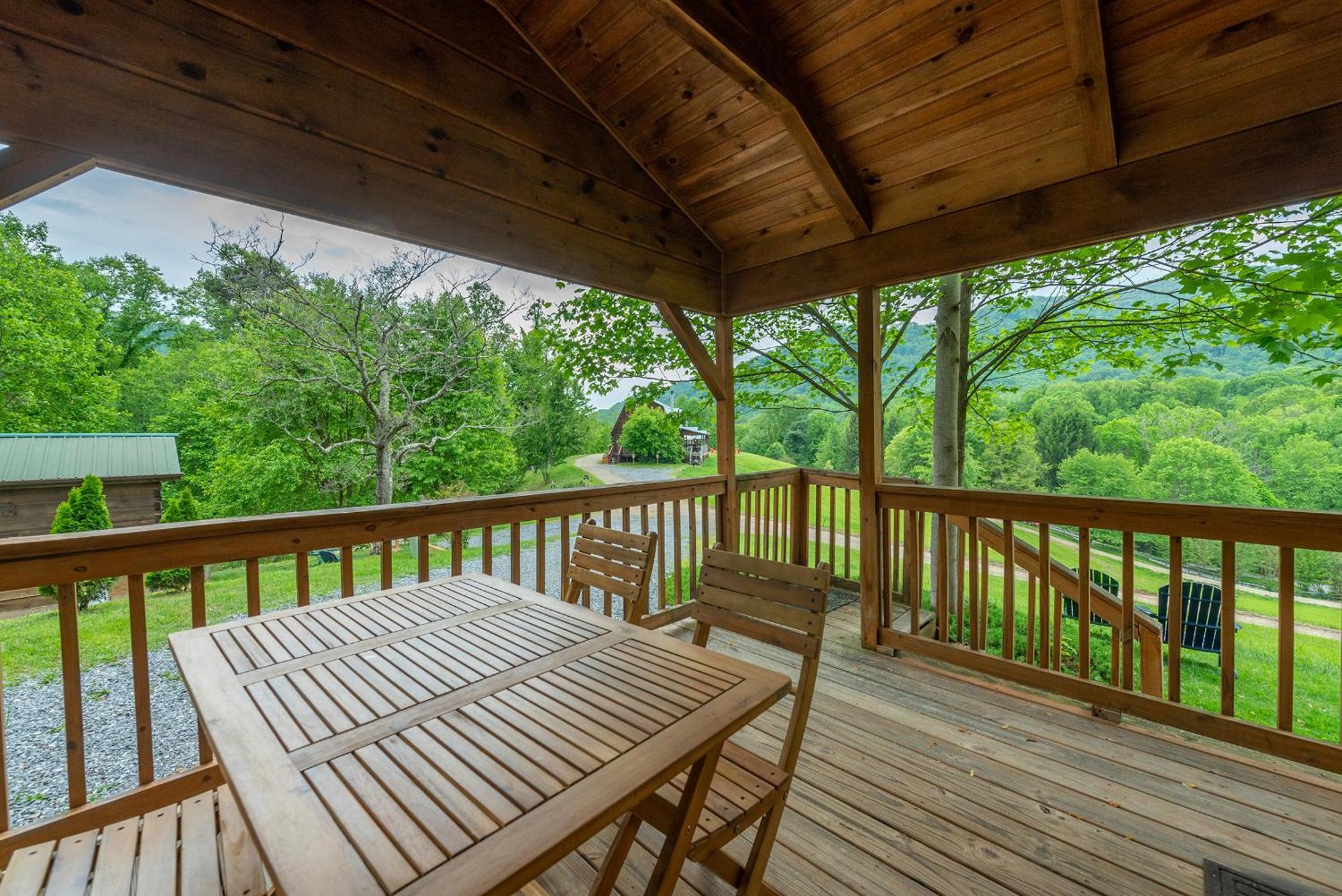 Engadine Inn And Cabins Candler エクステリア 写真