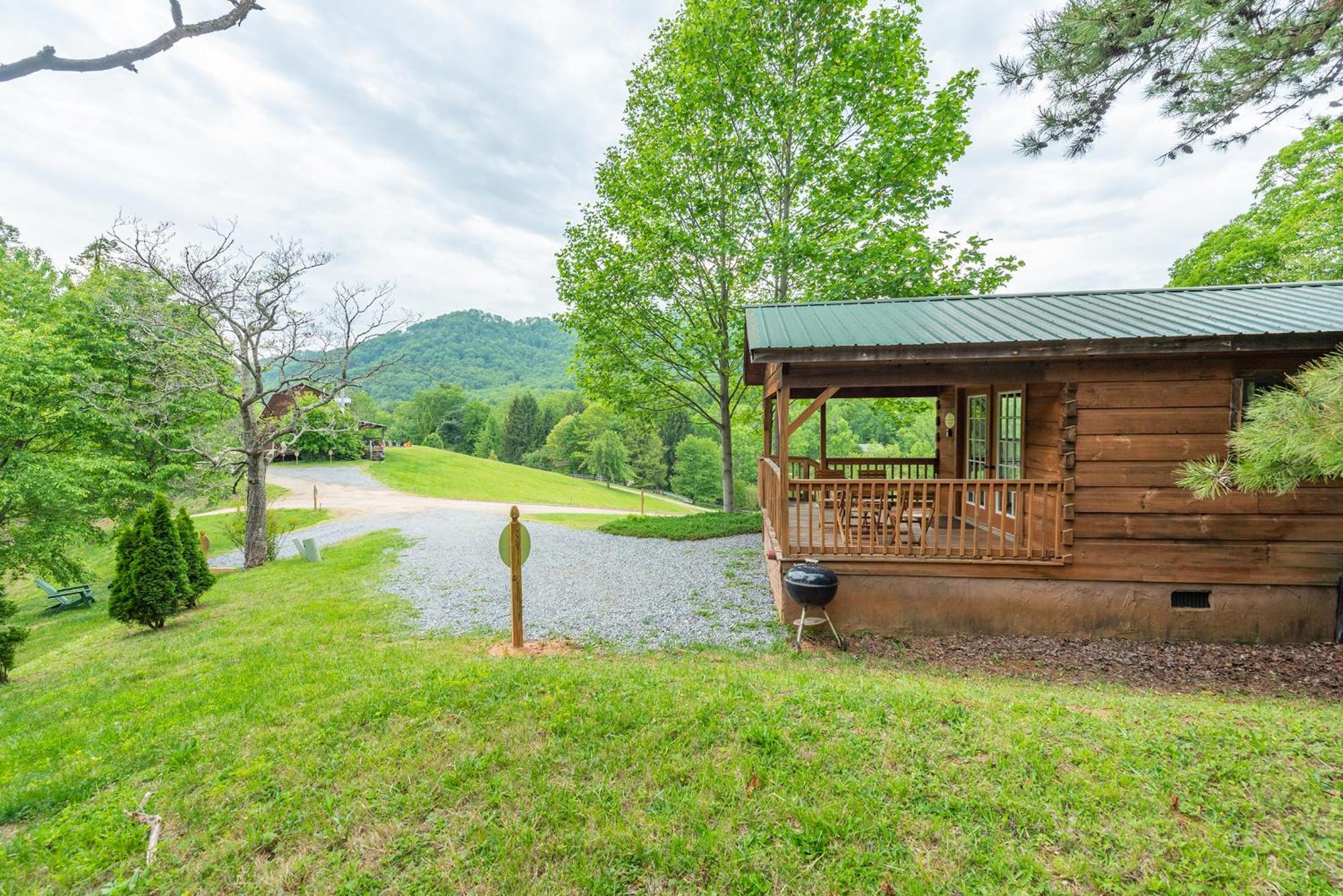 Engadine Inn And Cabins Candler エクステリア 写真