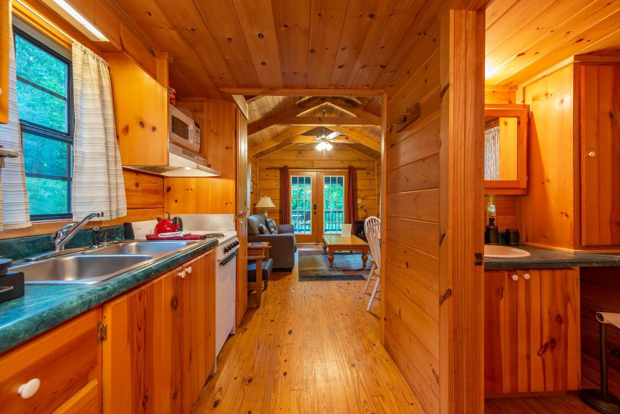 Engadine Inn And Cabins Candler エクステリア 写真