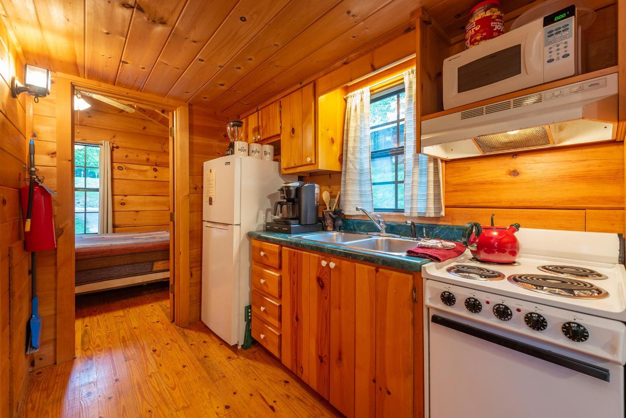 Engadine Inn And Cabins Candler エクステリア 写真
