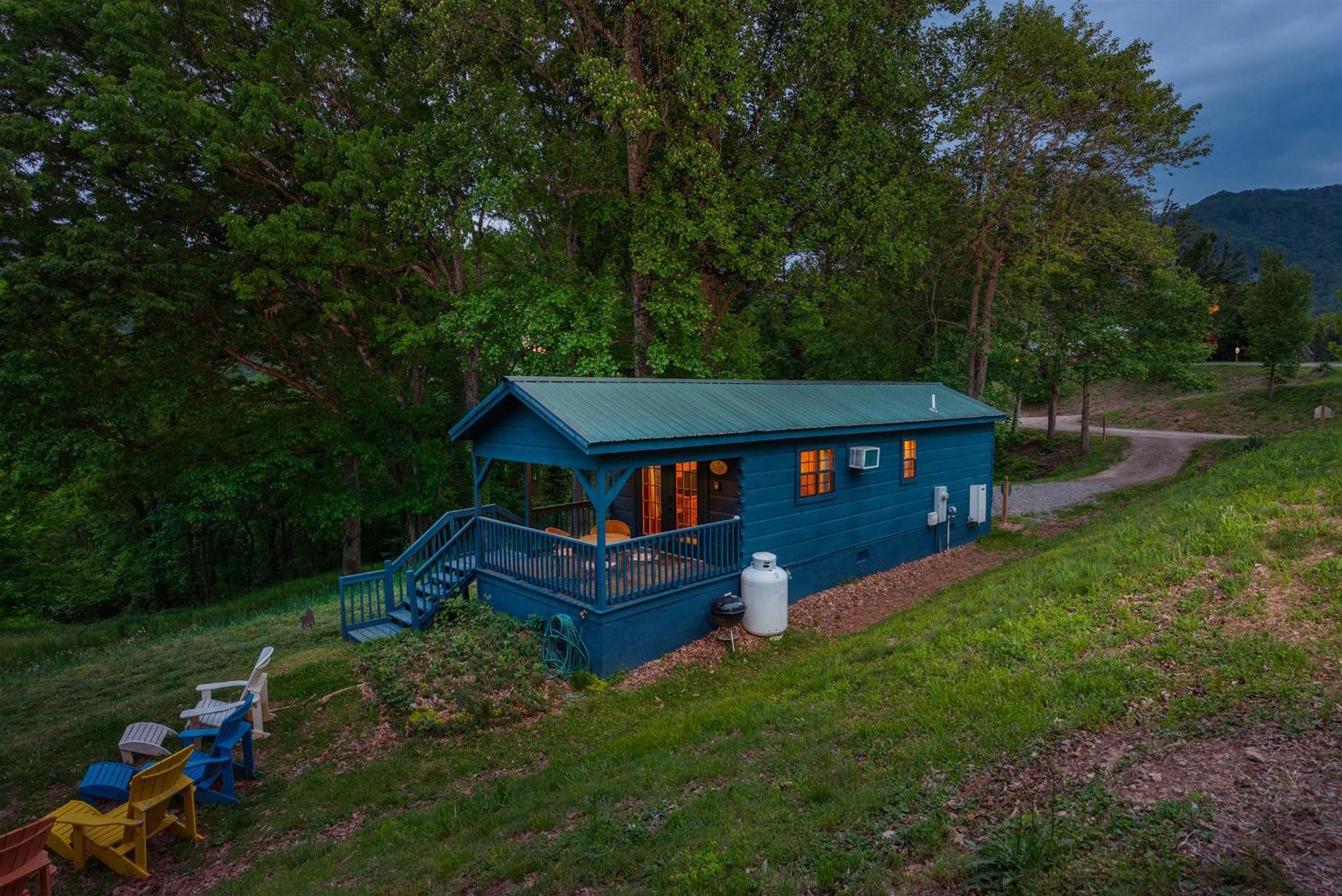 Engadine Inn And Cabins Candler エクステリア 写真