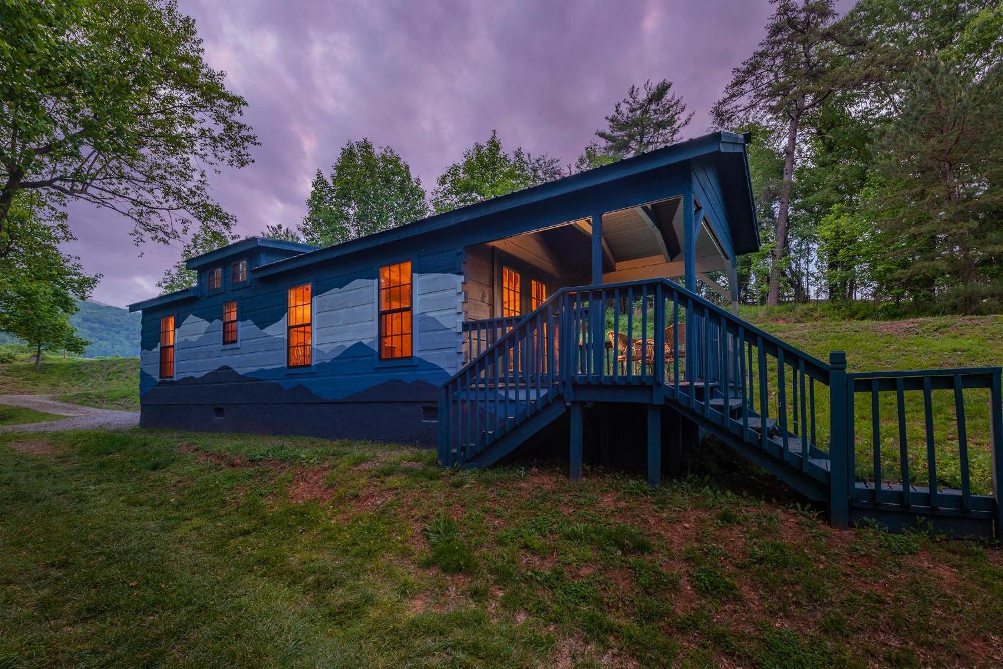 Engadine Inn And Cabins Candler エクステリア 写真