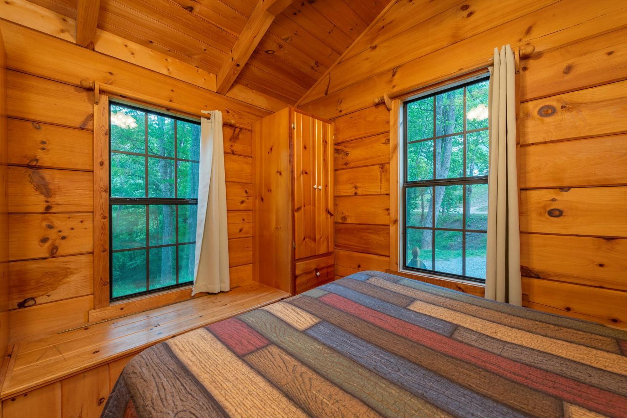 Engadine Inn And Cabins Candler エクステリア 写真