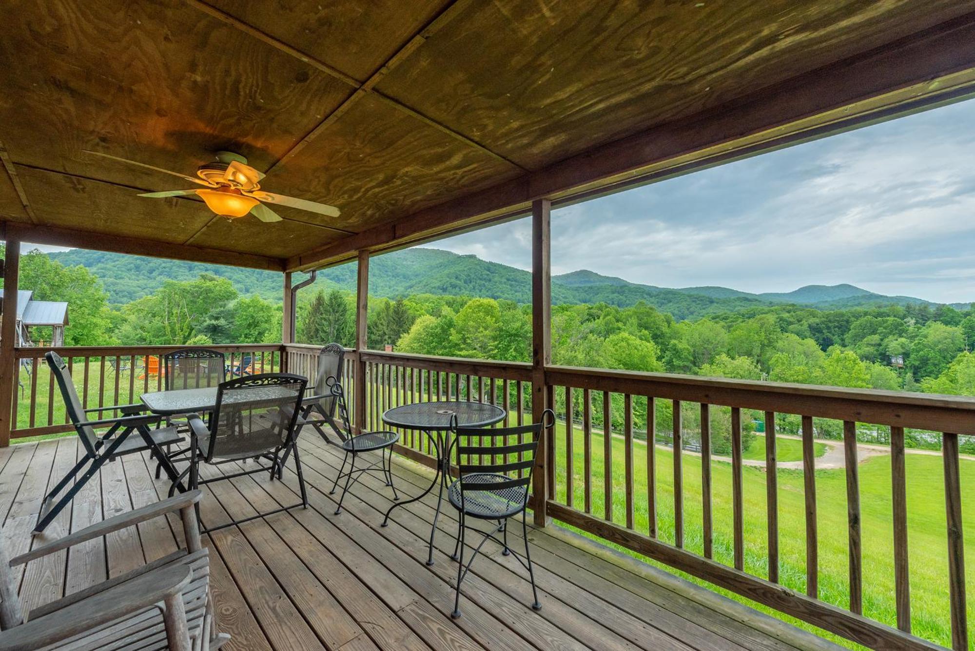 Engadine Inn And Cabins Candler エクステリア 写真