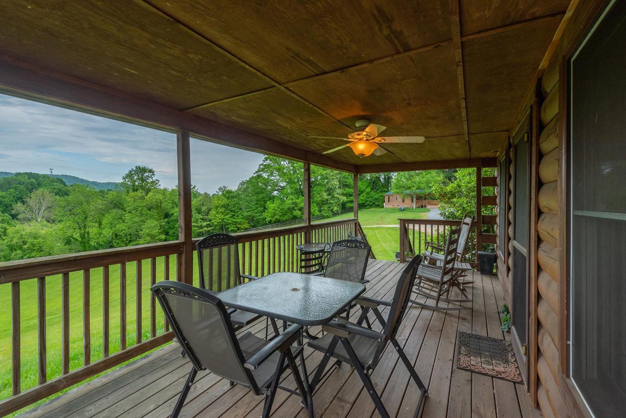 Engadine Inn And Cabins Candler エクステリア 写真