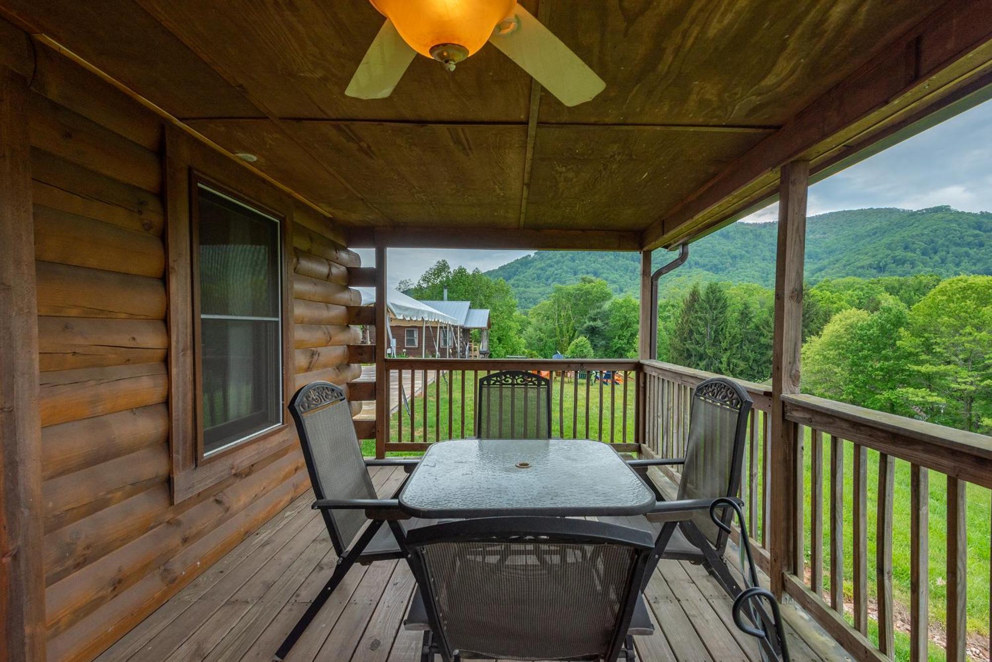 Engadine Inn And Cabins Candler エクステリア 写真