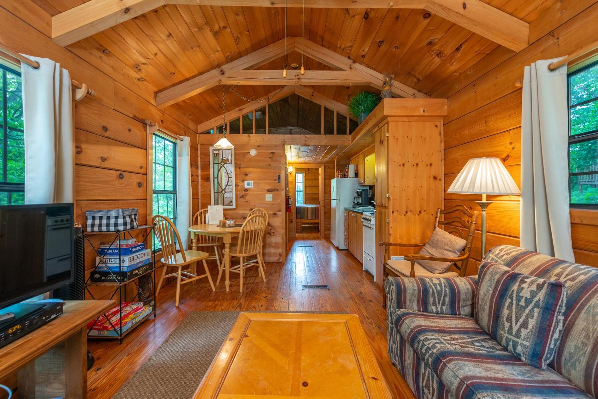 Engadine Inn And Cabins Candler エクステリア 写真